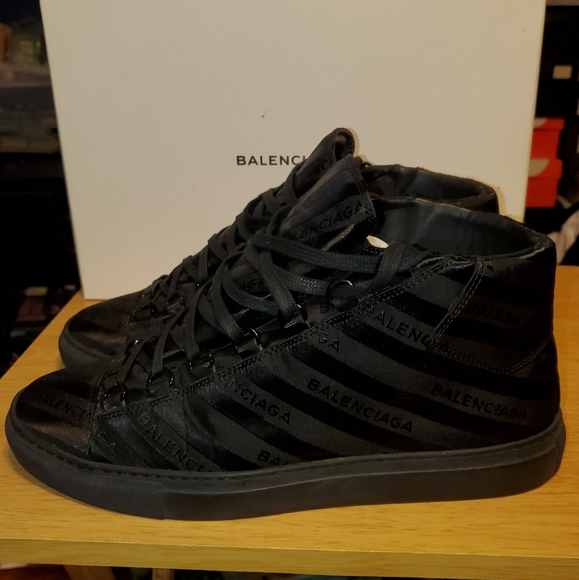 Authentic Balenciaga logo sneaker Send offers - Picture 3 of 10